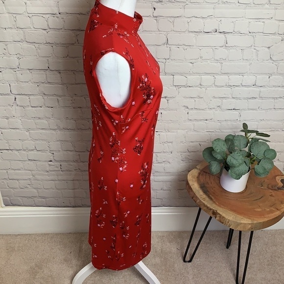 Attention Red Floral Sleeveless Dress - Picture 5 of 14
